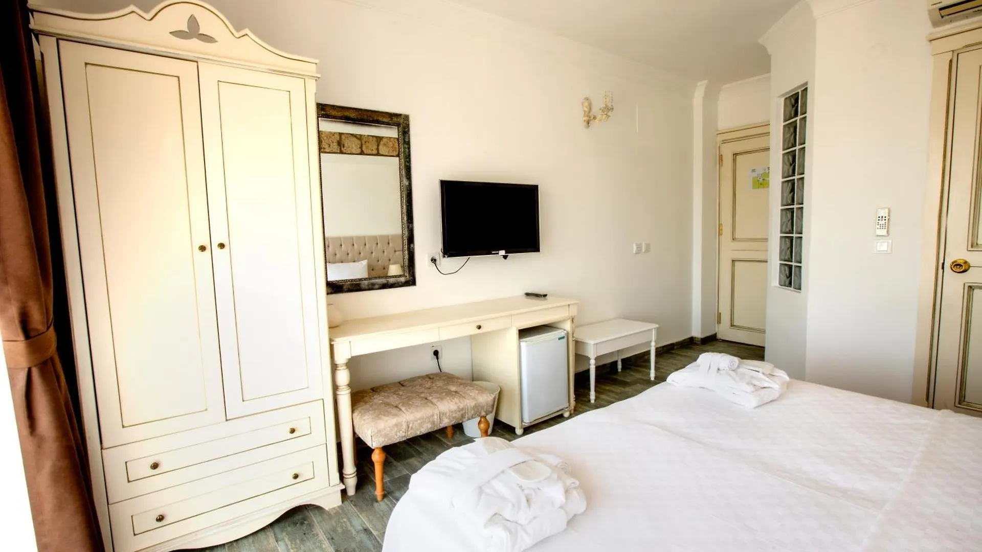 Albeon Luxury Hotel - 阿拉恰特 4*,